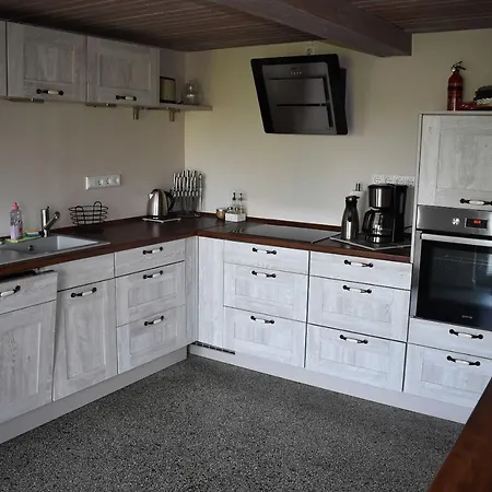 Reetdachhaus Muschelschuppser Дом отдыха Niesgrau